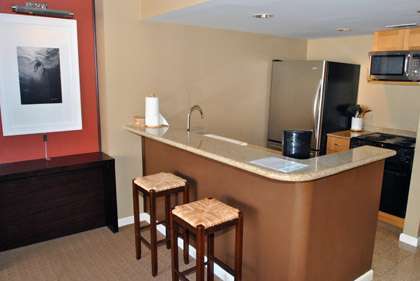 Open Kitchen / Breakfast Bar                      