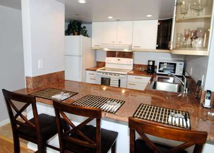 Full Kitchen                                      