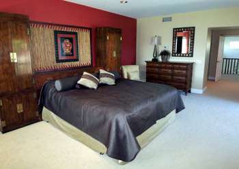 1200sf Massive Upstairs Master Bedroom
