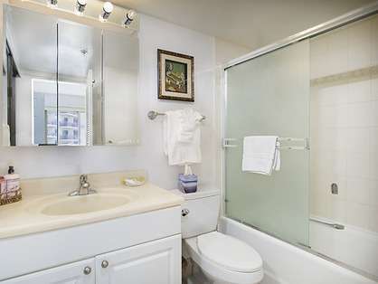 Bathtub in Master Bath