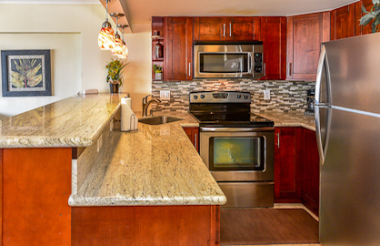 Wide Granite Counter Kitchen w/Dishwasher         