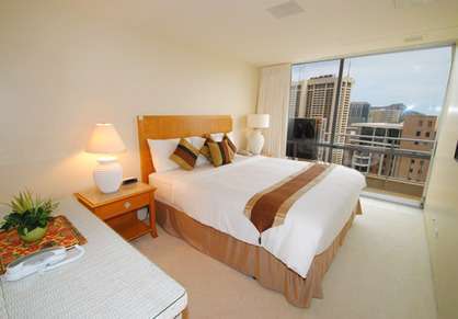 Master Bedroom with Diamond Head Views            