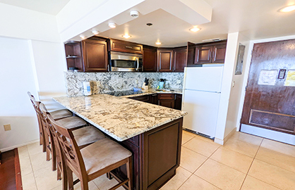 Open Kitchen with Breakfast Bar