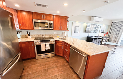 Custom Kitchen w/Dishwasher                       