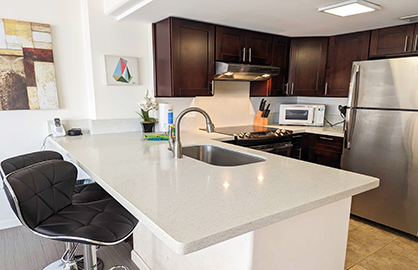 Beautiful Custom Kitchen w/ Breakfast Bar         