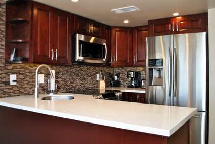 Awesome Modern Full Kitchen!                      