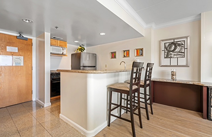 Dining Bar with Stools