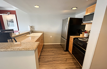 Modern Full Kitchen