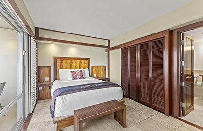 Master Bedroom Queen Bed