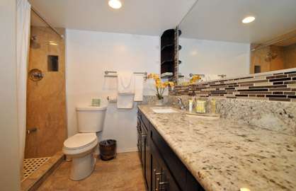 Large Modern Bathroom