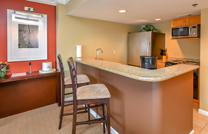 Granite Kitchen - Breakfast Bar                   