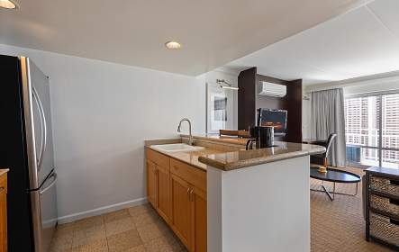 Granite Kitchen / Breakfast Bar                   