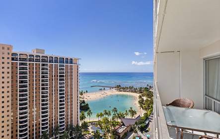 Hilton Hawaiian Village Waikiki Beach Resort Review [2022] - UponArriving