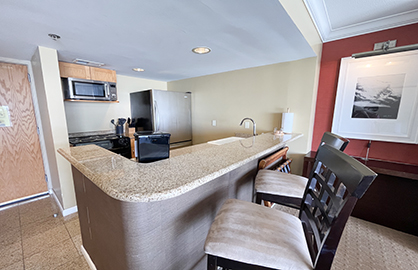 Kitchen with Breakfast Bar