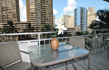 Huge 120SF Lanai                                  