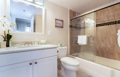 Tub/shower in Master Bath.