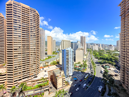Beautiful Waikiki City and Mountain Views