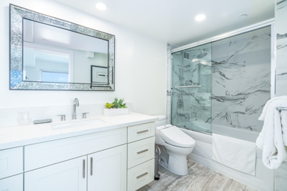 Master Bathroom with Tub/Shower