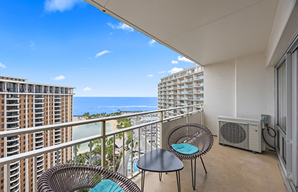 Private Lanai with Seating