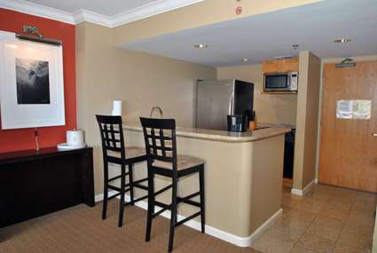 Kitchen/Breakfast Bar                             